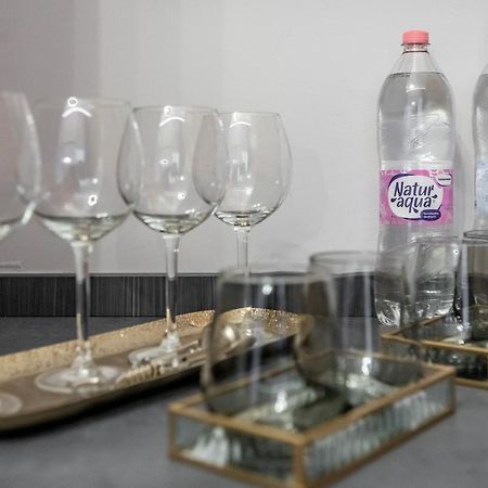 Luxurious Apartment 2Min Walk To Basilica Budapest Bagian luar foto