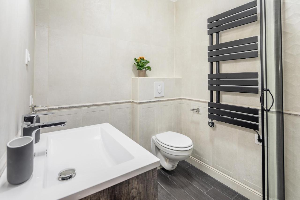 Luxurious Apartment 2Min Walk To Basilica Budapest Bagian luar foto